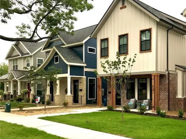 327 SW D St, Bentonville, AR 72712