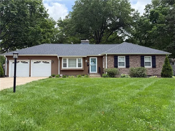8433 Beverly Dr, Overland Park, KS 66207