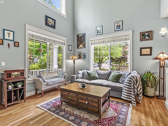 5th image of 18401 SE 44th Ln