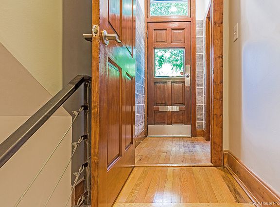 3rd image of 918 N Wolcott Ave #G