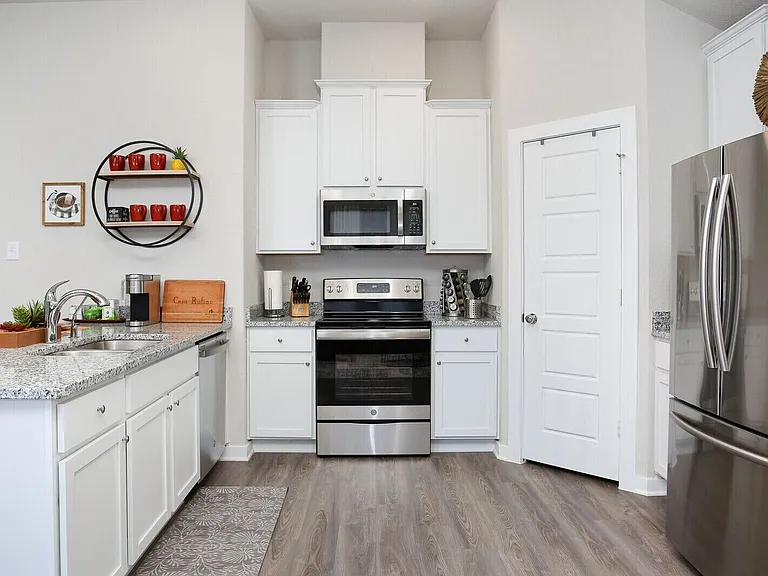 6943 Emerald Valley — Photo 7