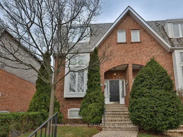 86 Forsythe St, Oakville, ON L6K 3J8