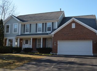 180 Brook Hill Ln, Vernon Hills, IL 60061