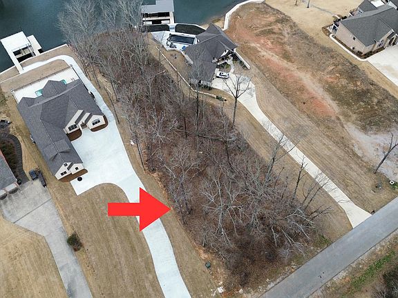 5th image of Hunter Point Cv