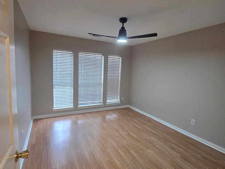 18934 Barry Ln — Photo 18