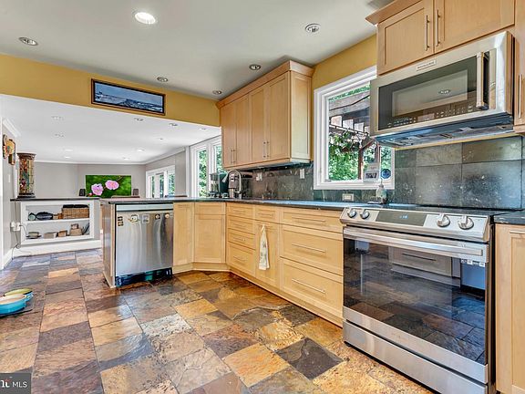 3rd image of 12602 Tartan Ln