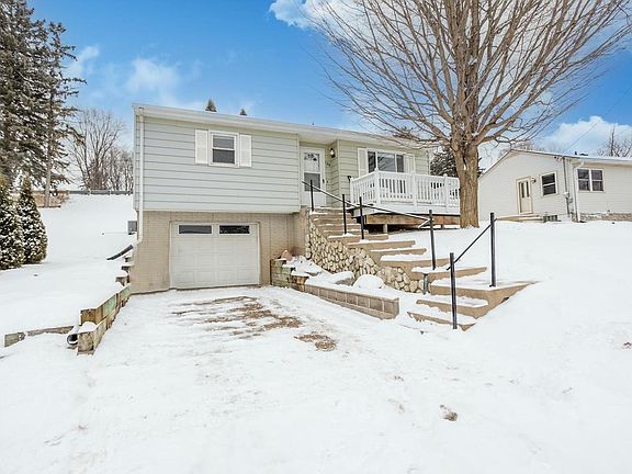 3rd image of 120 Highland Avenue