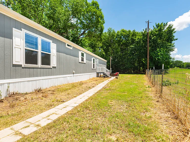 3161 S FM 1752 — Photo 8