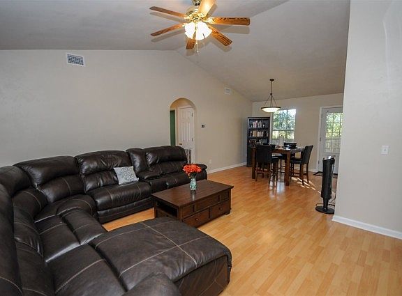 4th image of 470 Sand Pine Dr