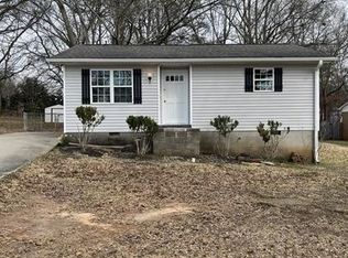 121 Taylors Rd, Taylors, SC 29687