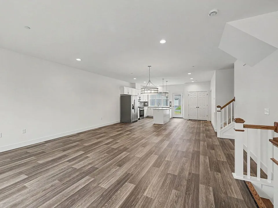 104 Madison Dr