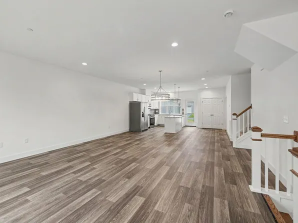 104 Madison Dr, Mechanicsburg, PA 17055