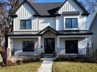 609 S Main St, Naperville, IL 60540