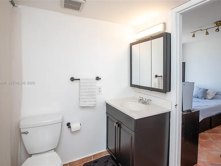 1801 S Treasure Dr #321 — Photo 29