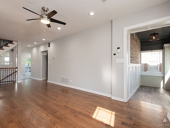 4th image of 1220 Wisconsin Ave