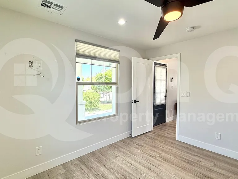 1029 E Garfield St #A — Photo 22