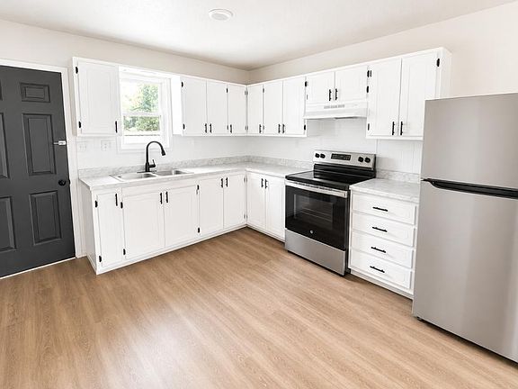 2nd image of 702 Washington St #7