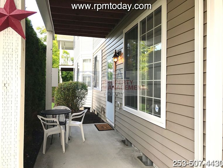 1st image of 1002 9th Ave SE APT C102