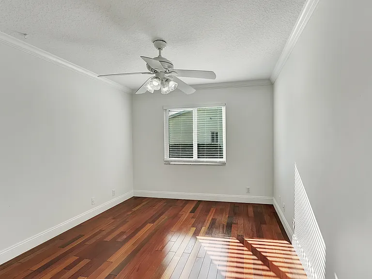 1375 NW 16th St — Photo 19