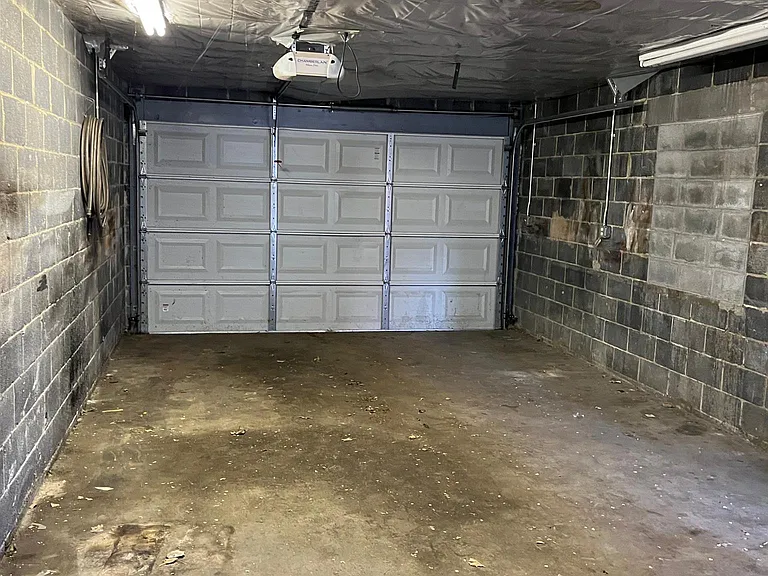 45 E North St — Photo 28