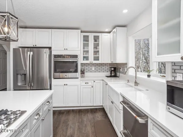 21641 Graybill St, Chugiak, AK 99567