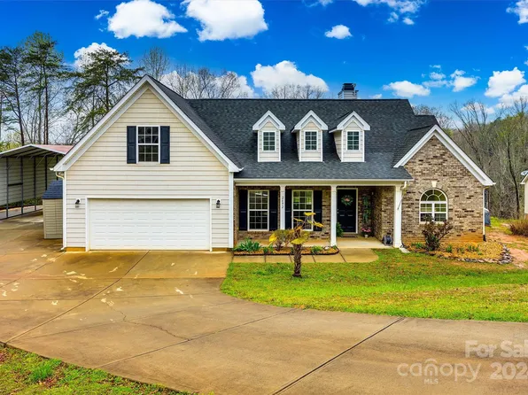 2692 Gradys Ground Dr, Mc Connells, SC 29726