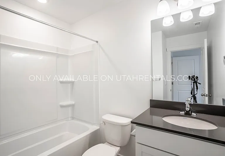 333 S 1110 W — Photo 17