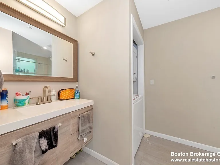 228 Calumet St #2 — Photo 11