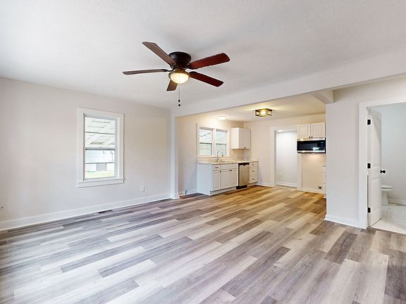 5th image of 113 Charlotte St