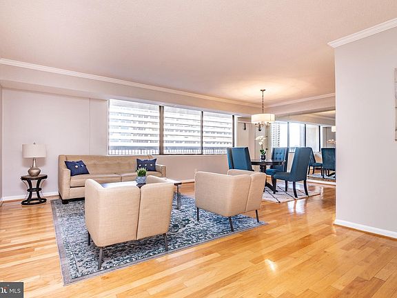 5th image of 3713 S George Mason Dr APT 611