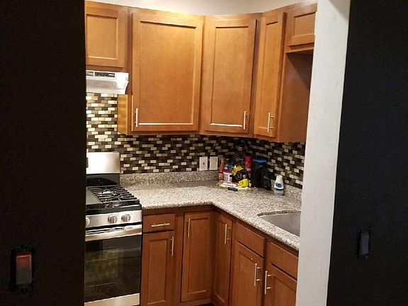 5th image of 4048 38th St
