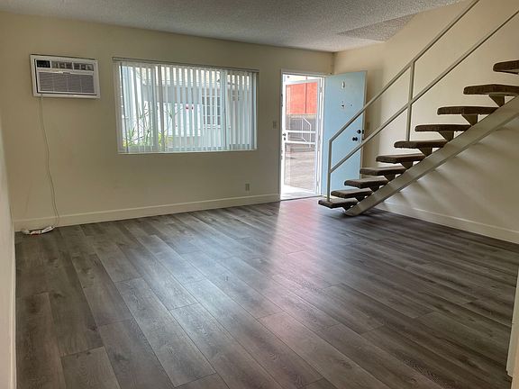 2nd image of 500-502 E Cypress Ave #502-B