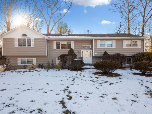 23 Edgebrook Lane, Airmont, NY 10952