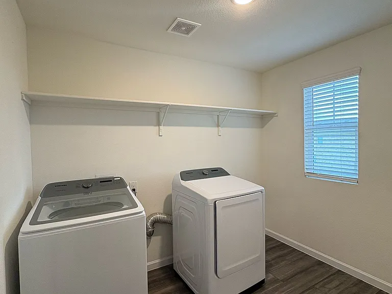 408 Forest St — Photo 14