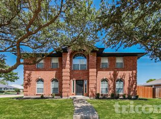 8401 Manchester Dr, Rowlett, TX 75089