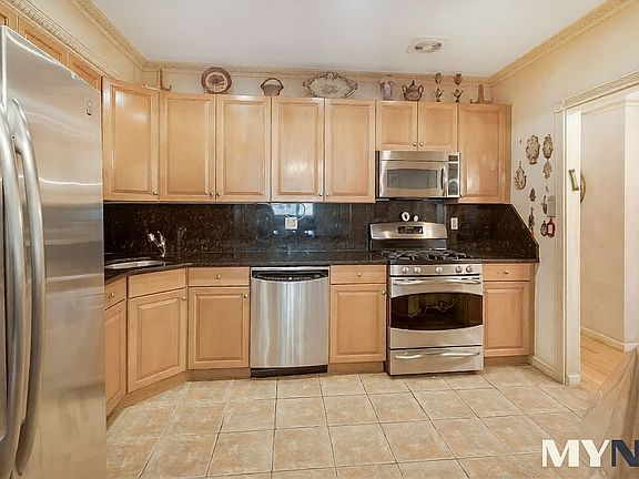 5th image of 1513 Royce St APT 2G
