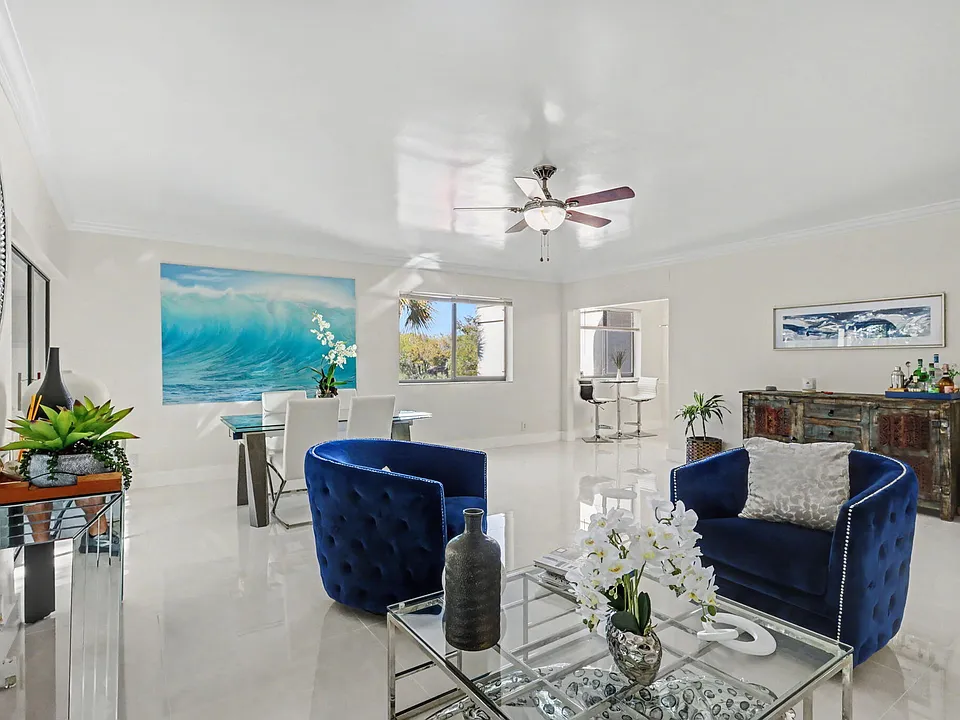 6328 Longboat Ln W #W-403