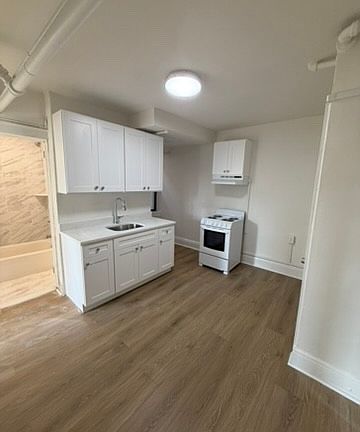 3rd image of 951 Edgewater Ave #Dbb026ac0