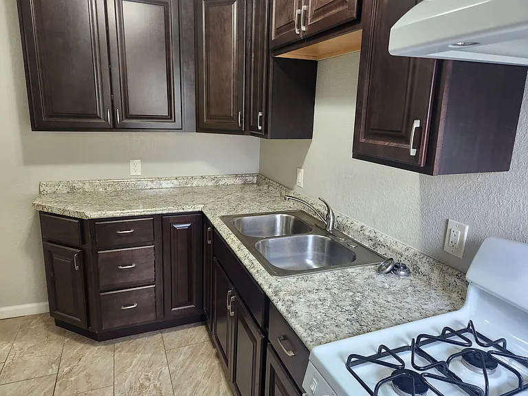 110 Congress St #3 — Photo 3