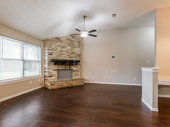 3rd image of 15206 Ringfield Dr
