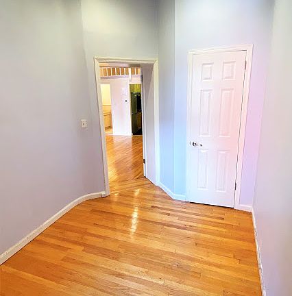 4th image of 331 W End Ave #2R