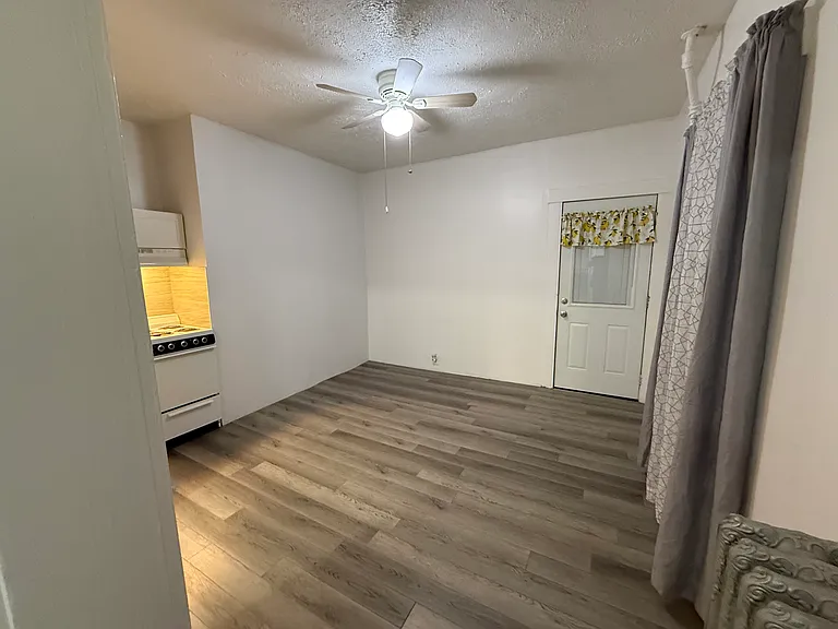 17 Pierce St — Photo 4