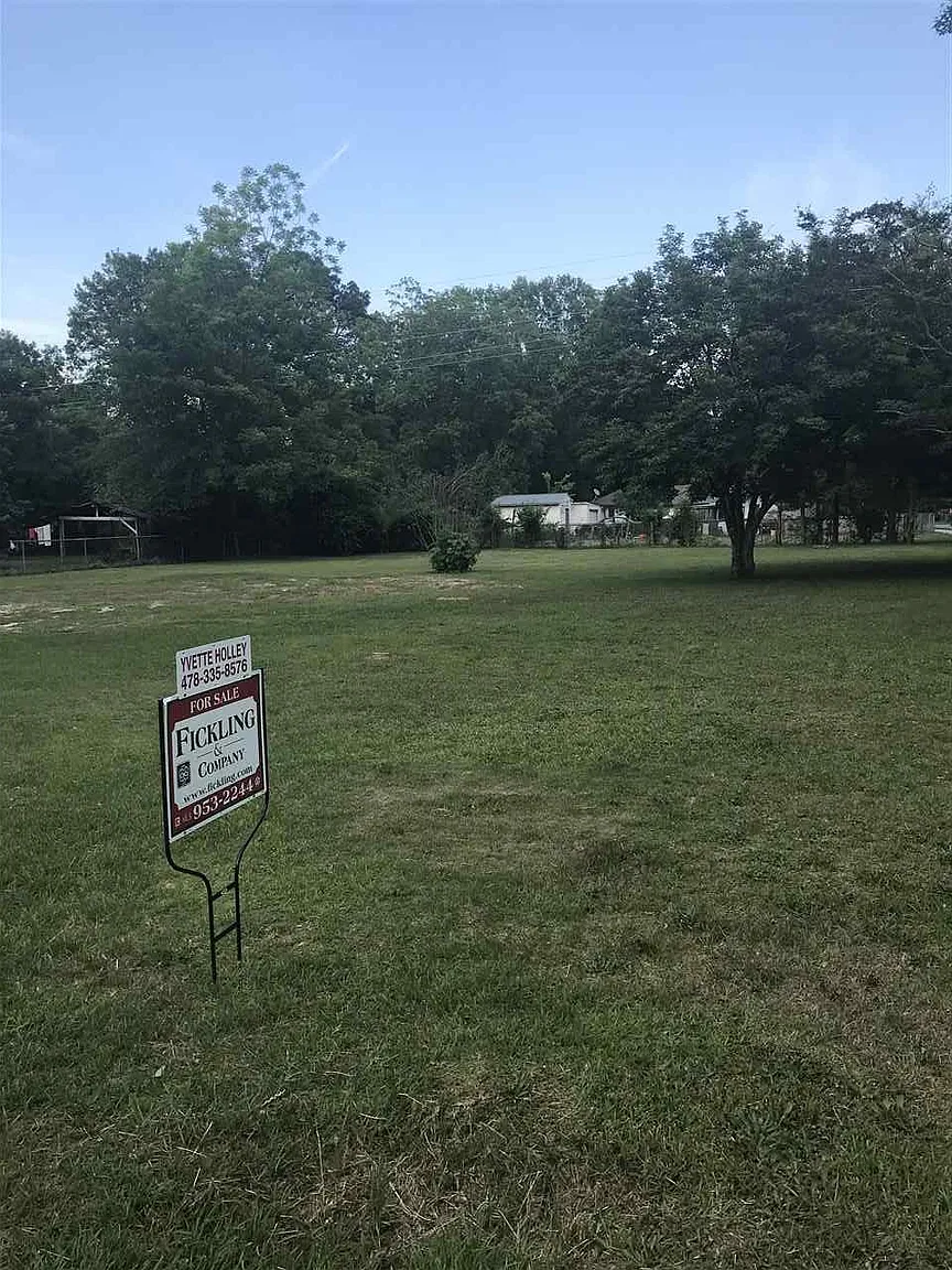 240 Johns Rd photo 1