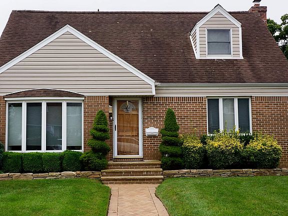 3rd image of 536 Watkins Dr