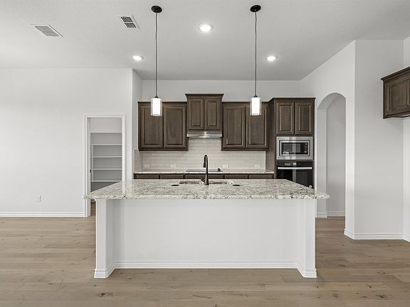 4th image of 121 Mockingbird Hill Dr