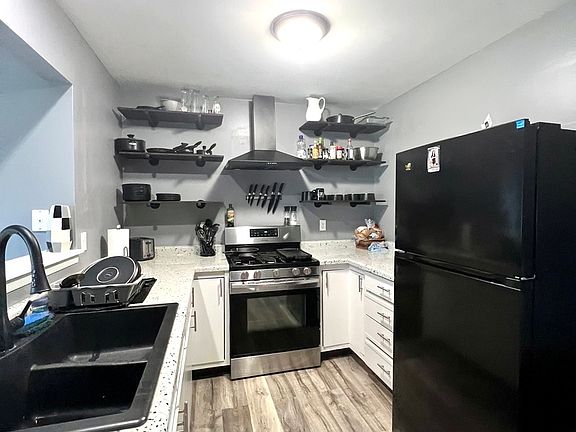 5th image of 1425 Moluf St