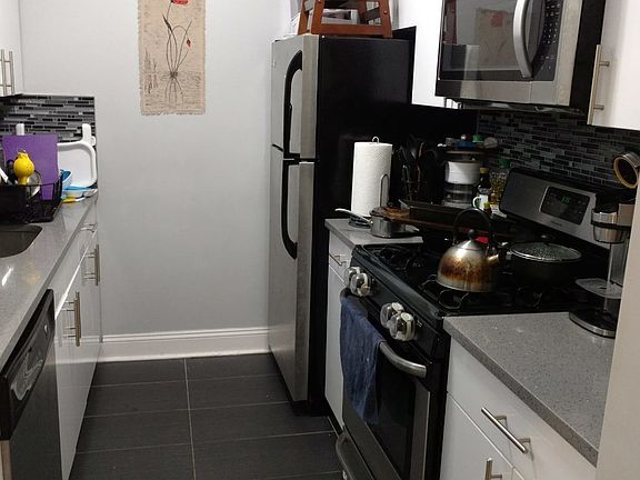 3rd image of 350 E 19th St APT 5H