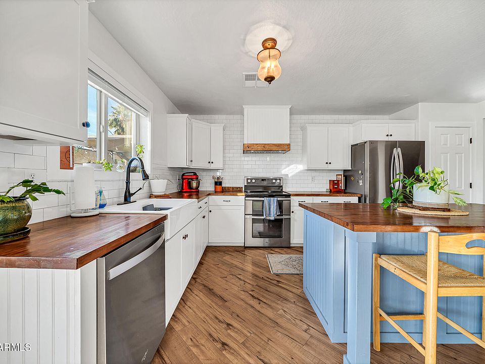 1st image of 15957 W CROCUS Drive