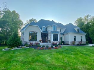 7545 Cottonwood Trl, Chagrin Falls, OH 44023
