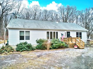 132 Comanche Pass, Hawley, PA 18428
